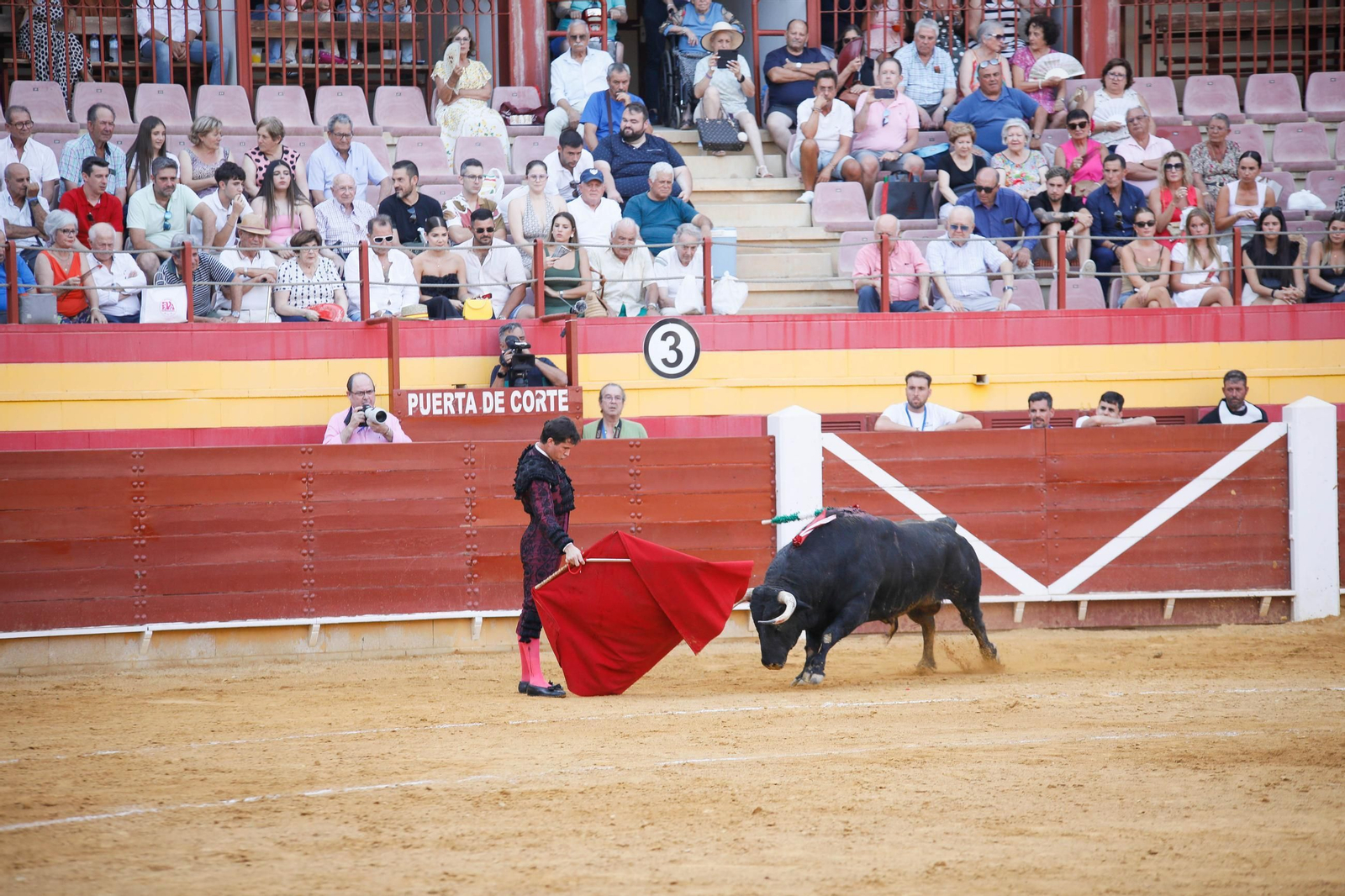 Imágenes de la corrida de toros en Roquetas de Mar