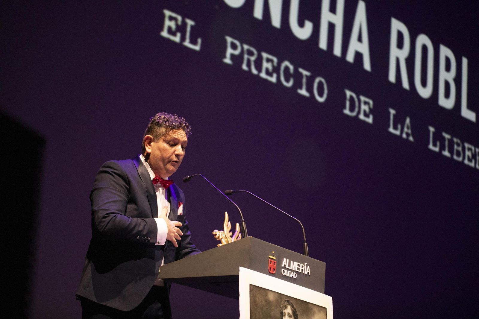 El estreno en Almería del largometraje documental "Concha Robles", en imágenes