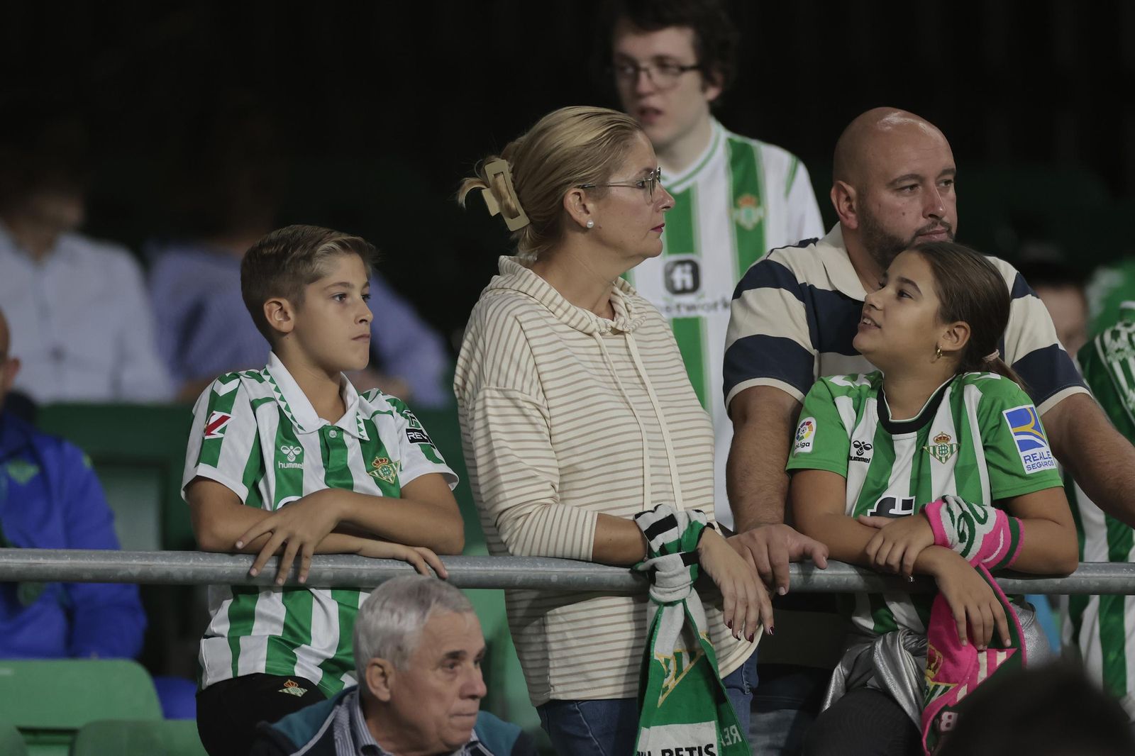 Búscate en las fotos del Betis-Copenhague