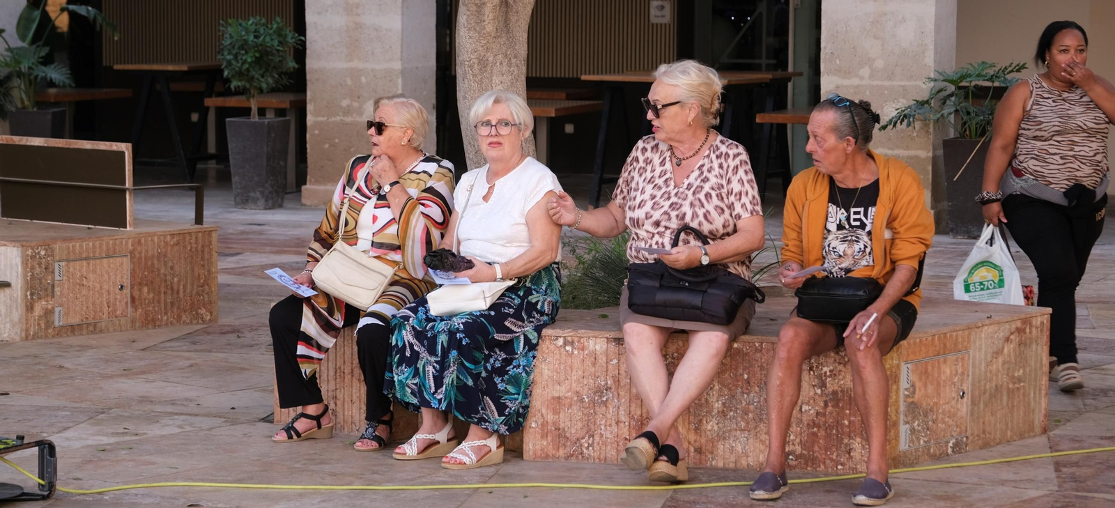 707   Sociabilidad - Diario de Almería   Luces y razones   26.10.2025