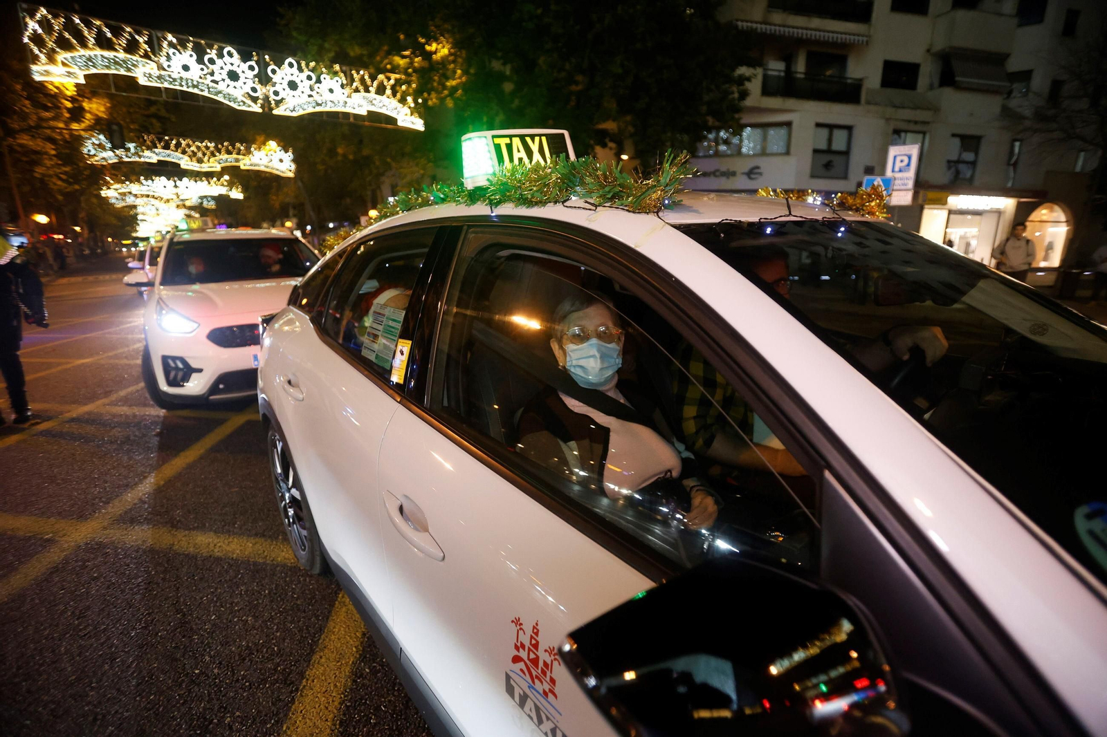 Las mejores imágenes del Paseo de la Ilusión por las calles de Córdoba