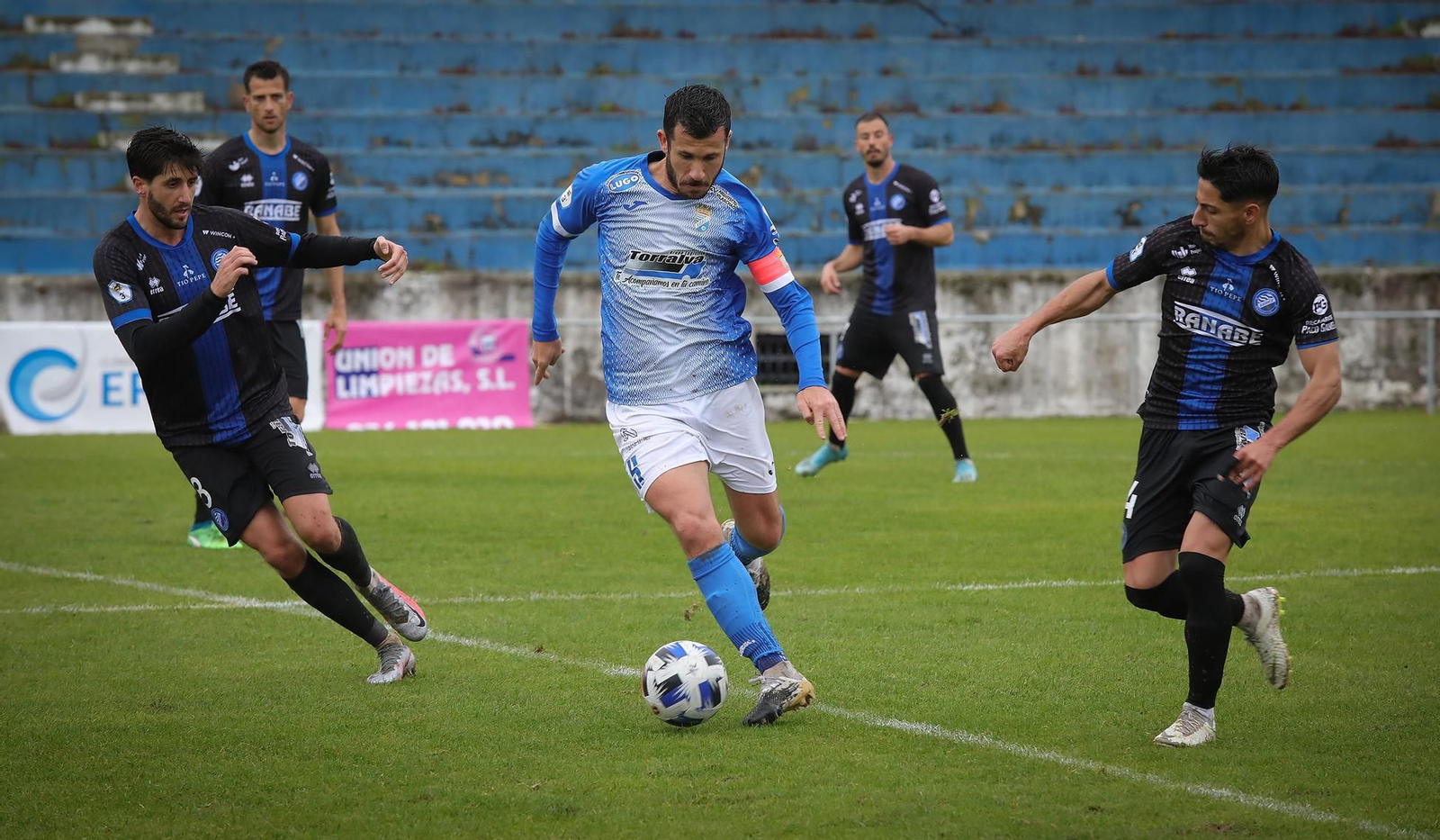 El Xerez CD perdió su último derbi como local ante el Xerez DFC de Pérez Herrera por 0-1.
