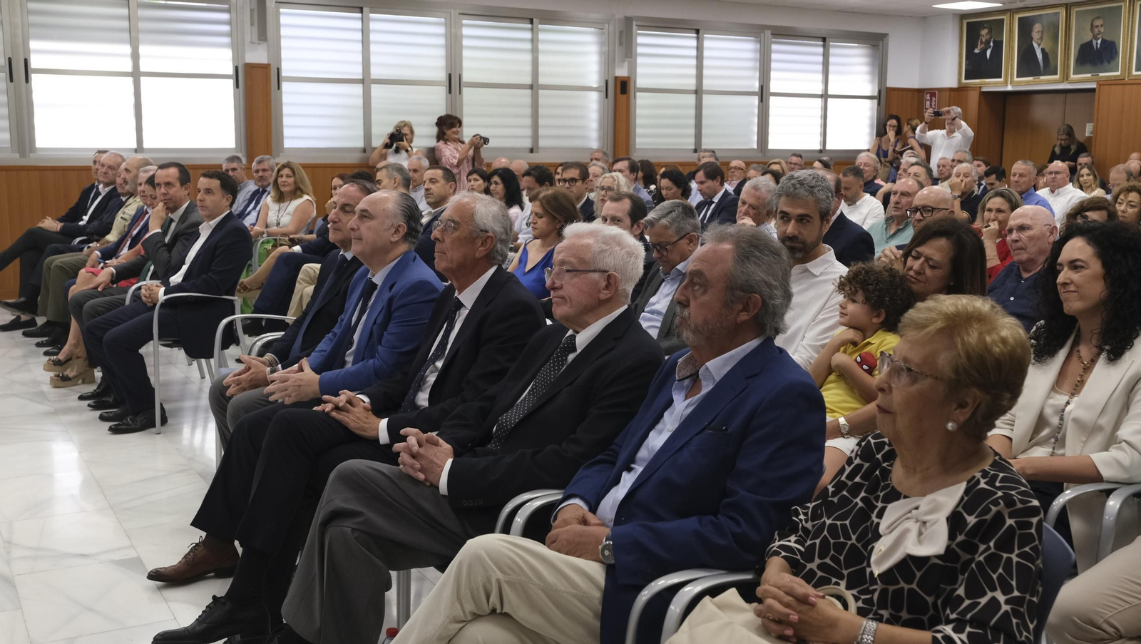 Medalla de Oro al ex Presidente de Asempal, Pepe Cano, en imágenes