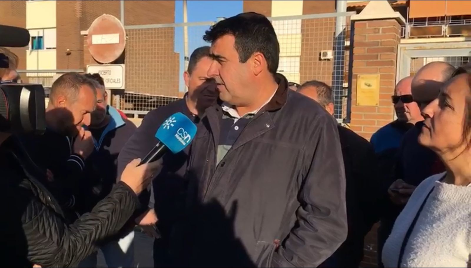 Andrés Góngora, a su salida del calabozo de la Guardia Civil de El Ejido.