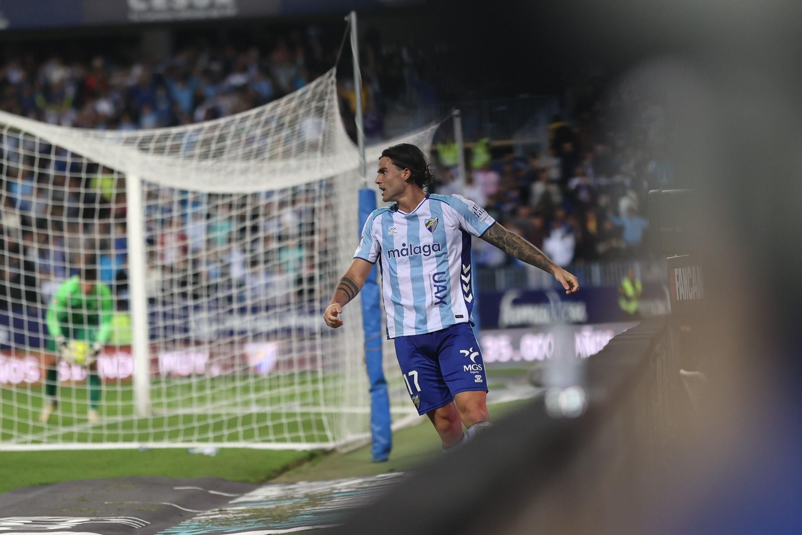Las fotos del imponente ambiente en La Rosaleda en el Málaga - Córdoba CF