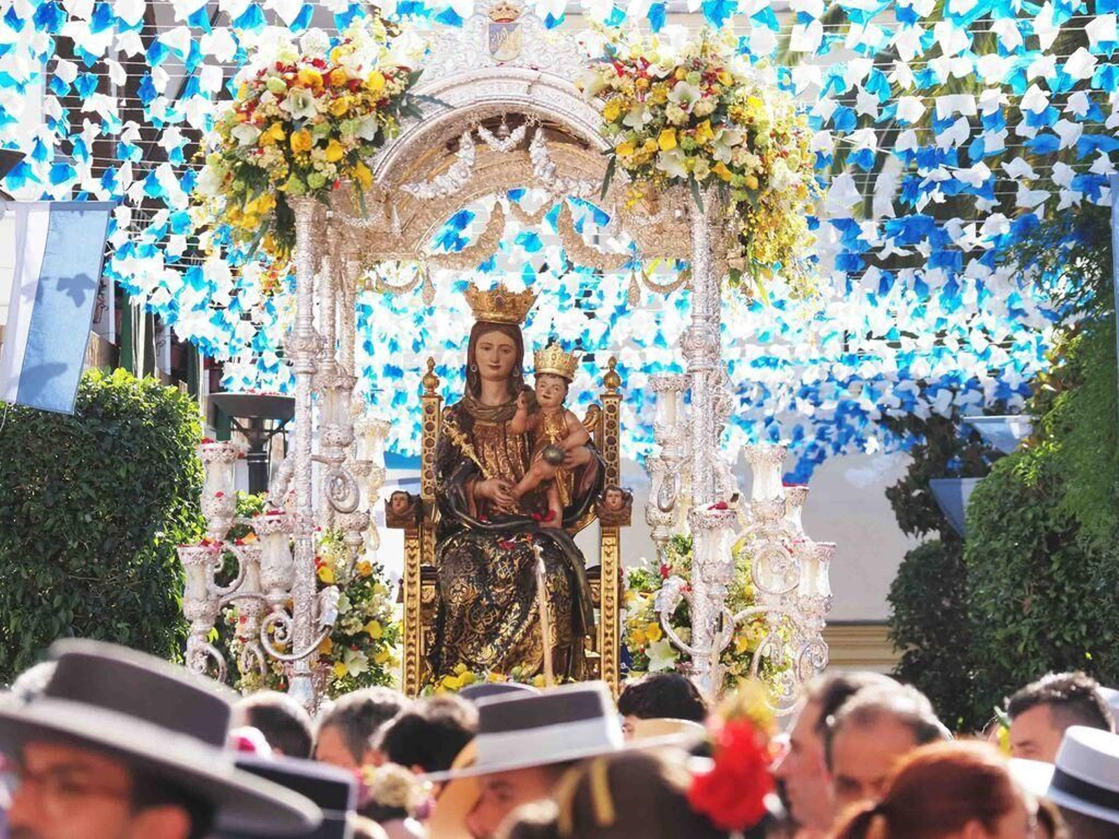 Una vecina de Lepe paga 43.000 euros para tener en su casa una réplica de la Patrona durante un año