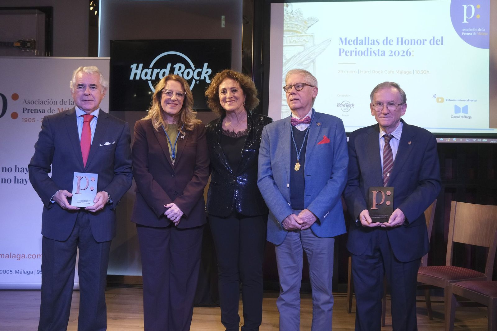 Los premiados con la APM.