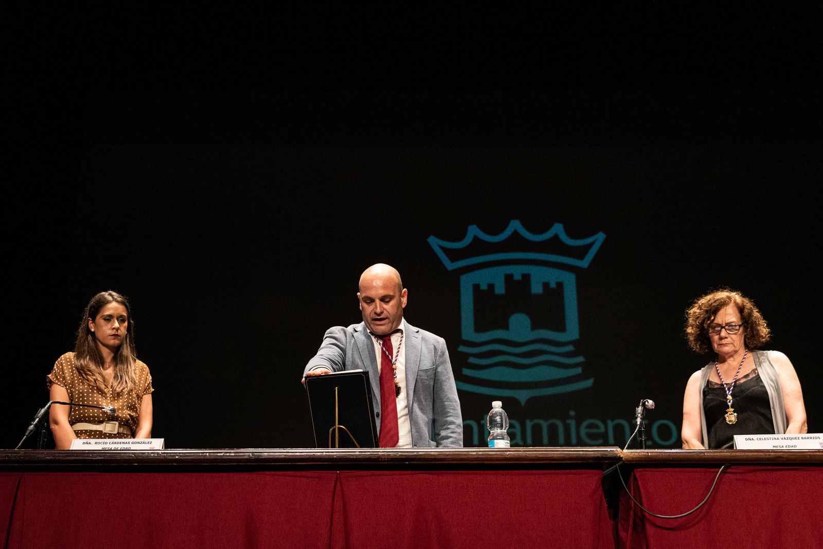 Imágenes de la sesión de moción de censura en el Ayto. De Cartaya