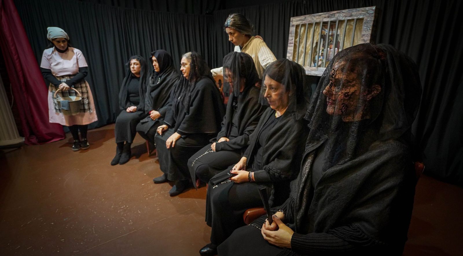 Imágenes del ensayo del grupo de teatro Yerbagüena de Santiago