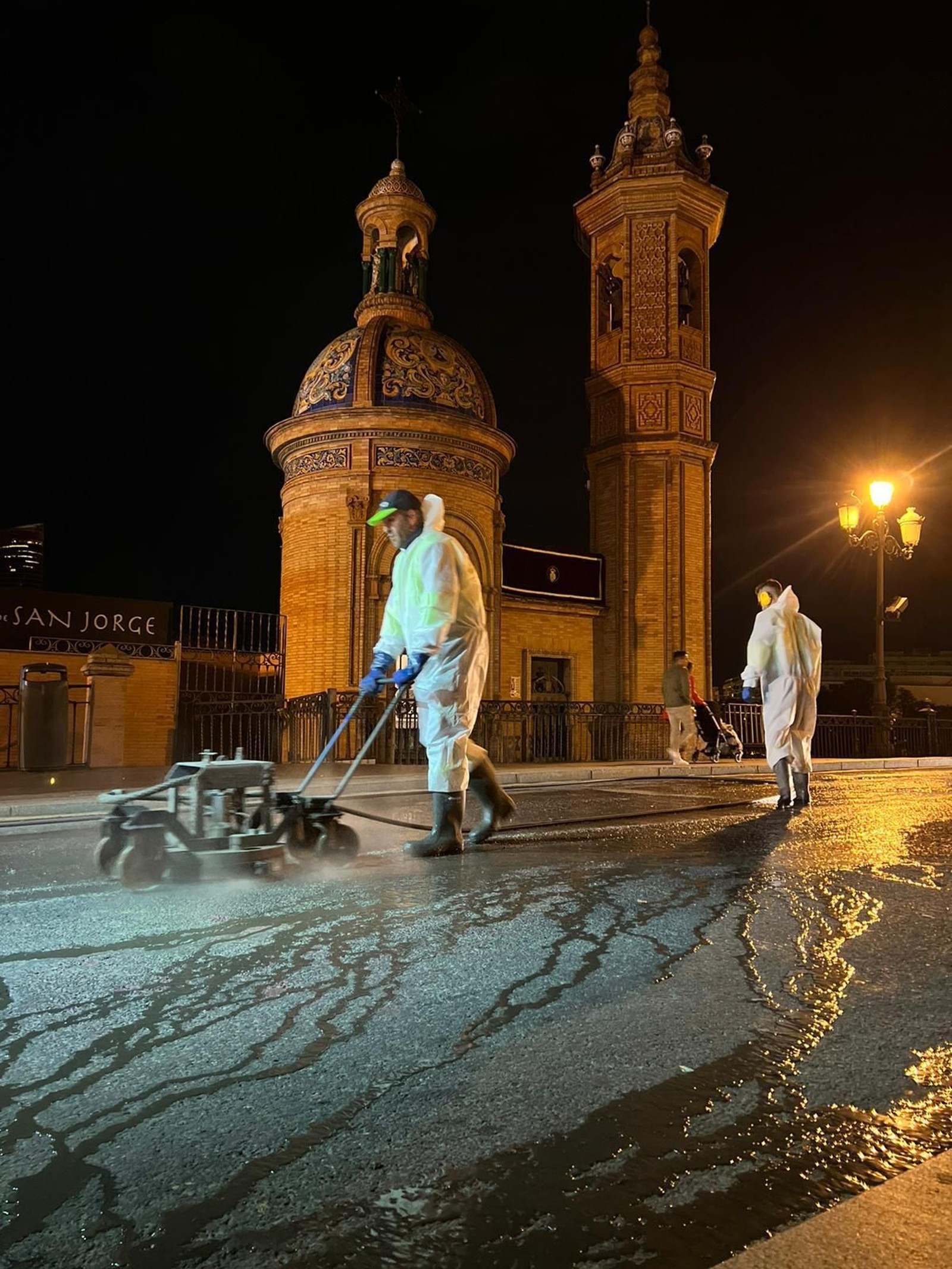 Turnos de mañana, tarde y noche para retirar la cera de la Semana Santa