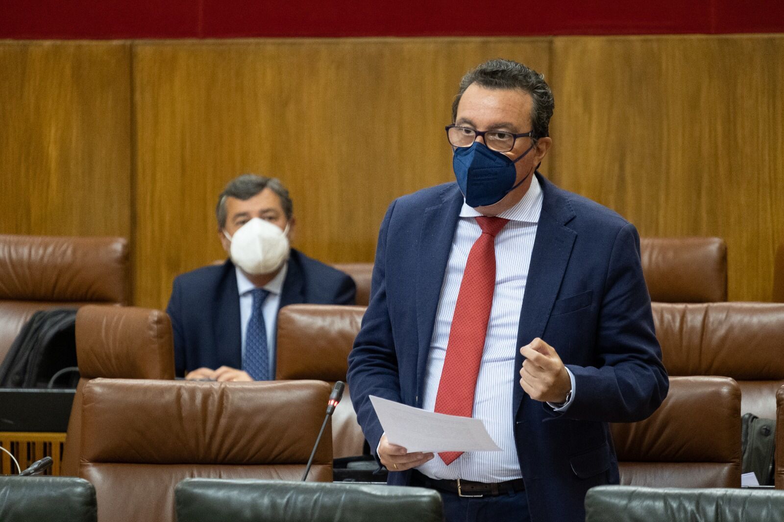 Manuel Andrés González en el Parlamento andaluz.