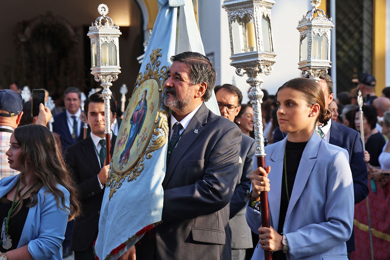 Imágenes del Rosario Jubilar rociero celebrado por las 25 hermandades filiales de la Matriz de Almonte en La Merced