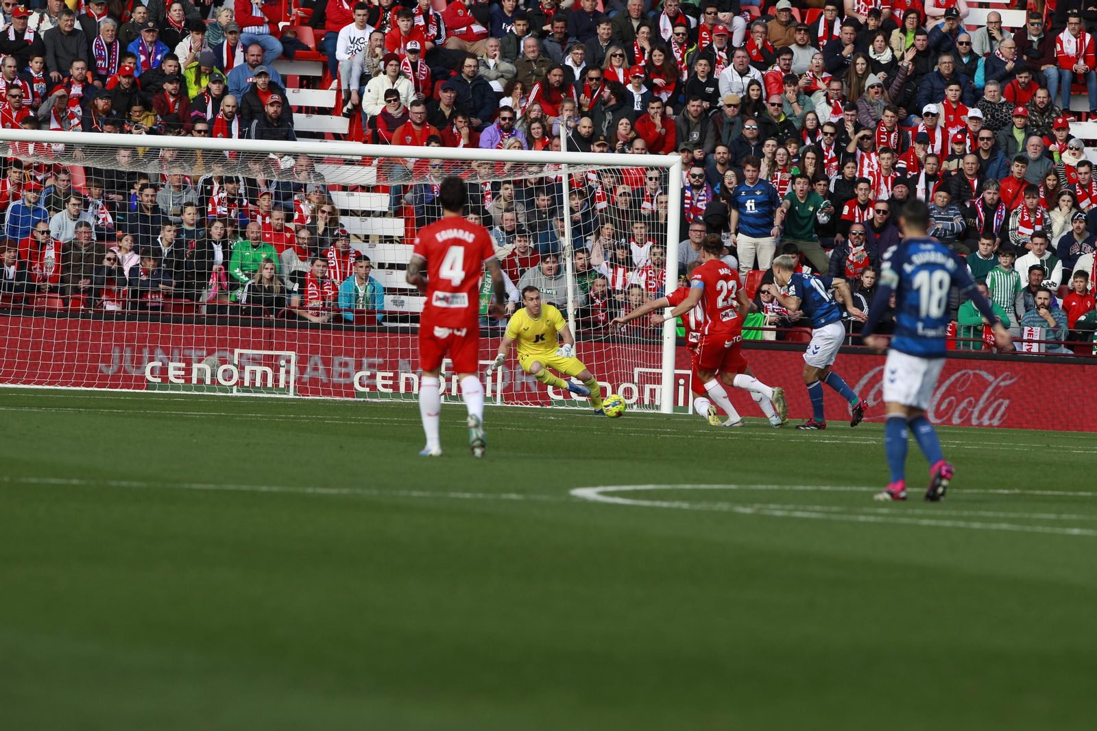 Imágenes del partido de fútbol U.D. Almería-Real Betis Balompié