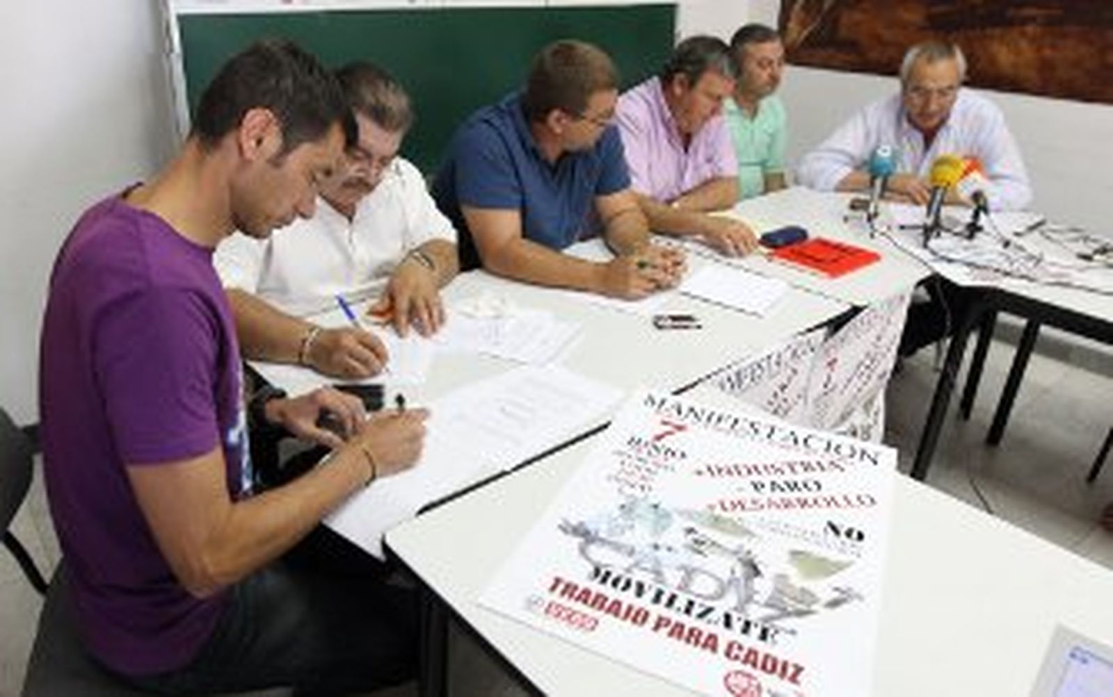 Los sindicatos piden a Jerez su apoyo ante la sangría laboral en la Bahía