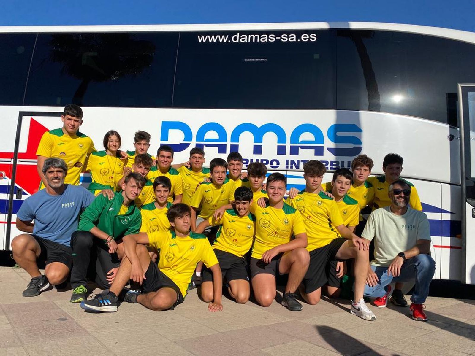 La expedición M-16 del CRAP antes de partir hacia Valladolid.