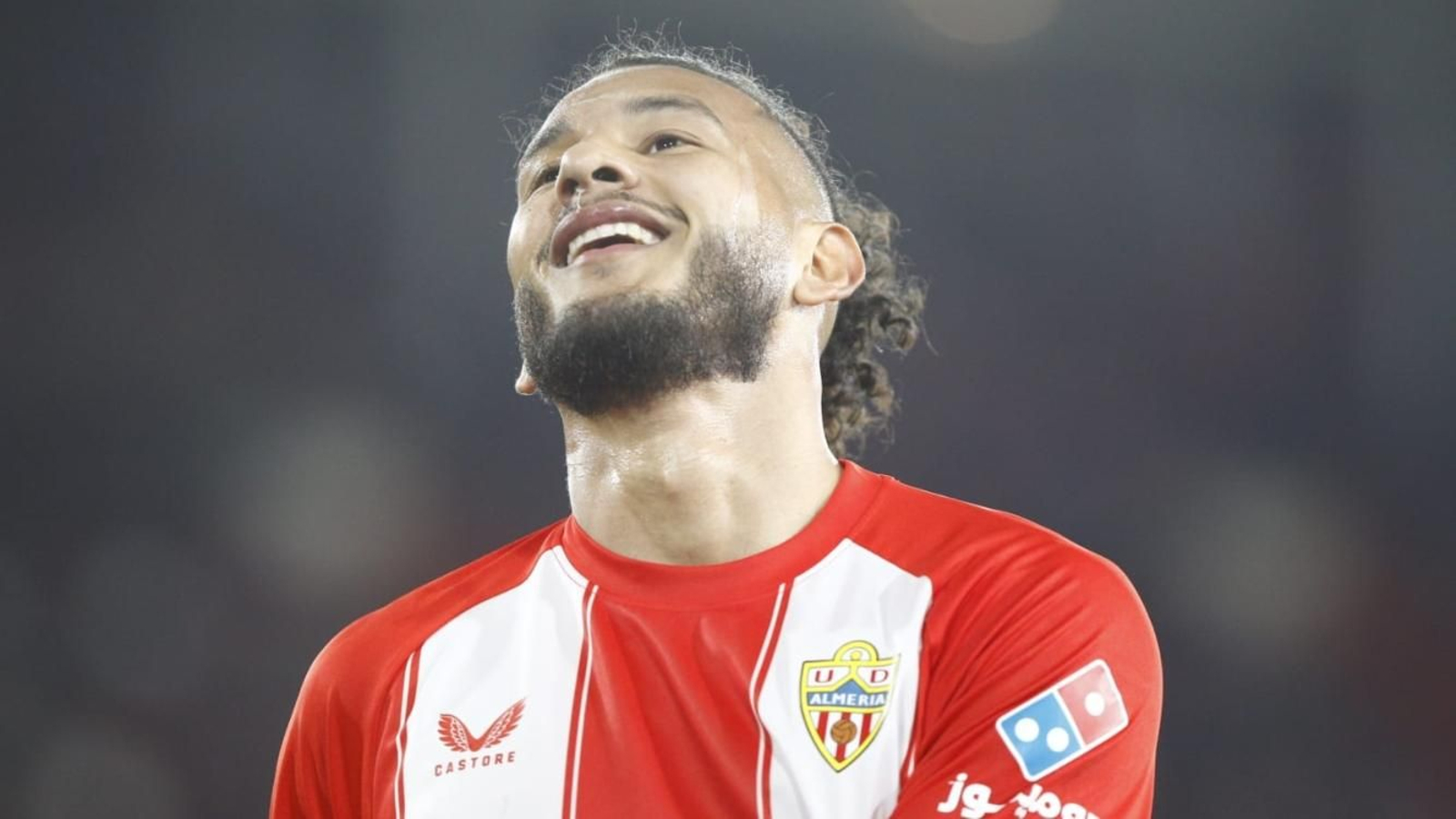 Luis Suárez se ríe irónicamente en el duelo ante el Mirandés.