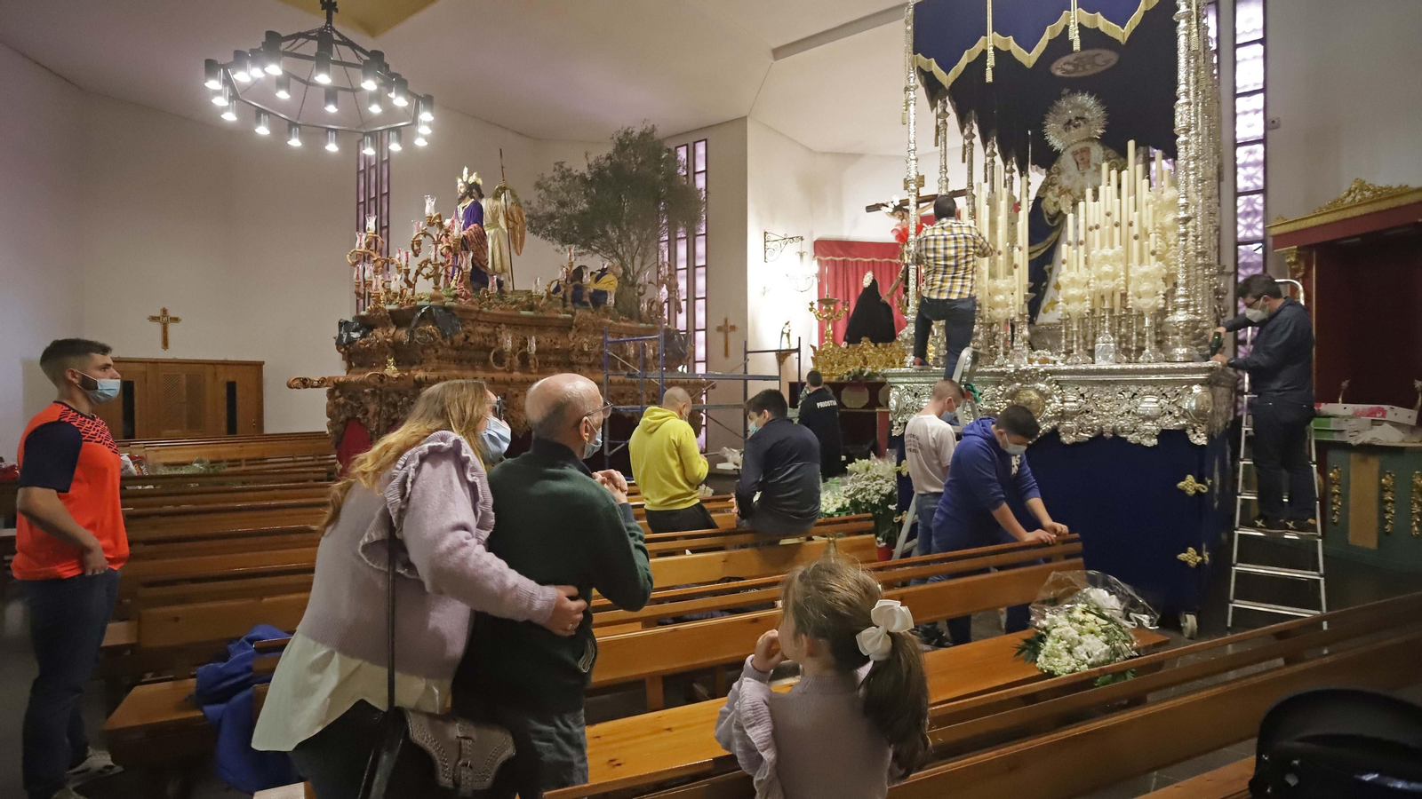 Preparativos de la Semana Santa en Algeciras