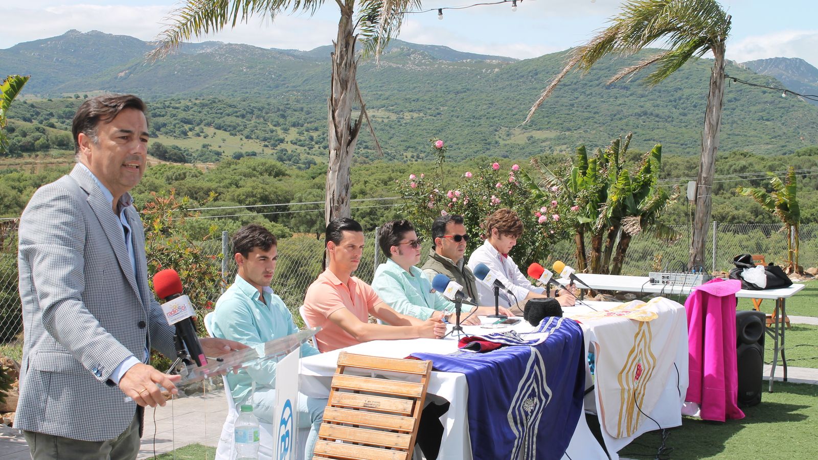 Los invitado al coloquio, con David Galván y Juan Gavira