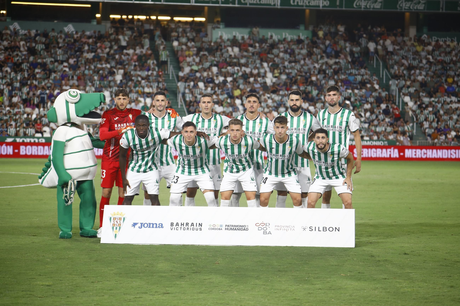 Las mejores fotos del ambiente en El Arcángel para el Córdoba CF - Castellón