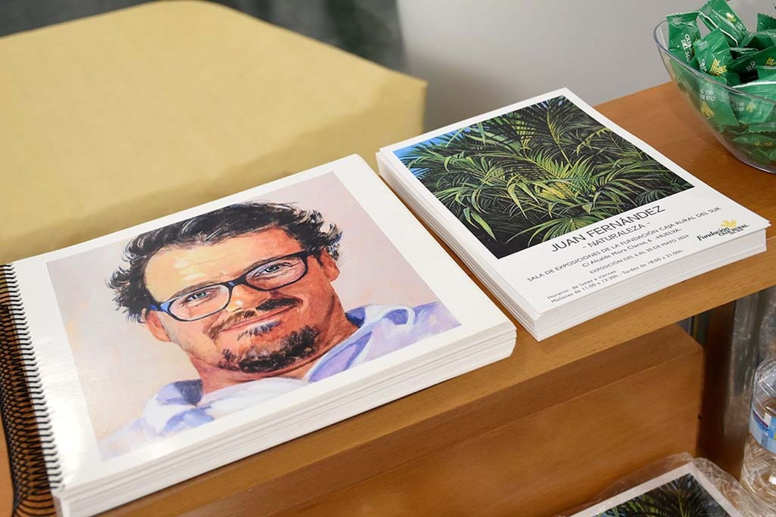 Inauguración exposición 'Naturaleza' del pintor ayamontino Juan Fernández.