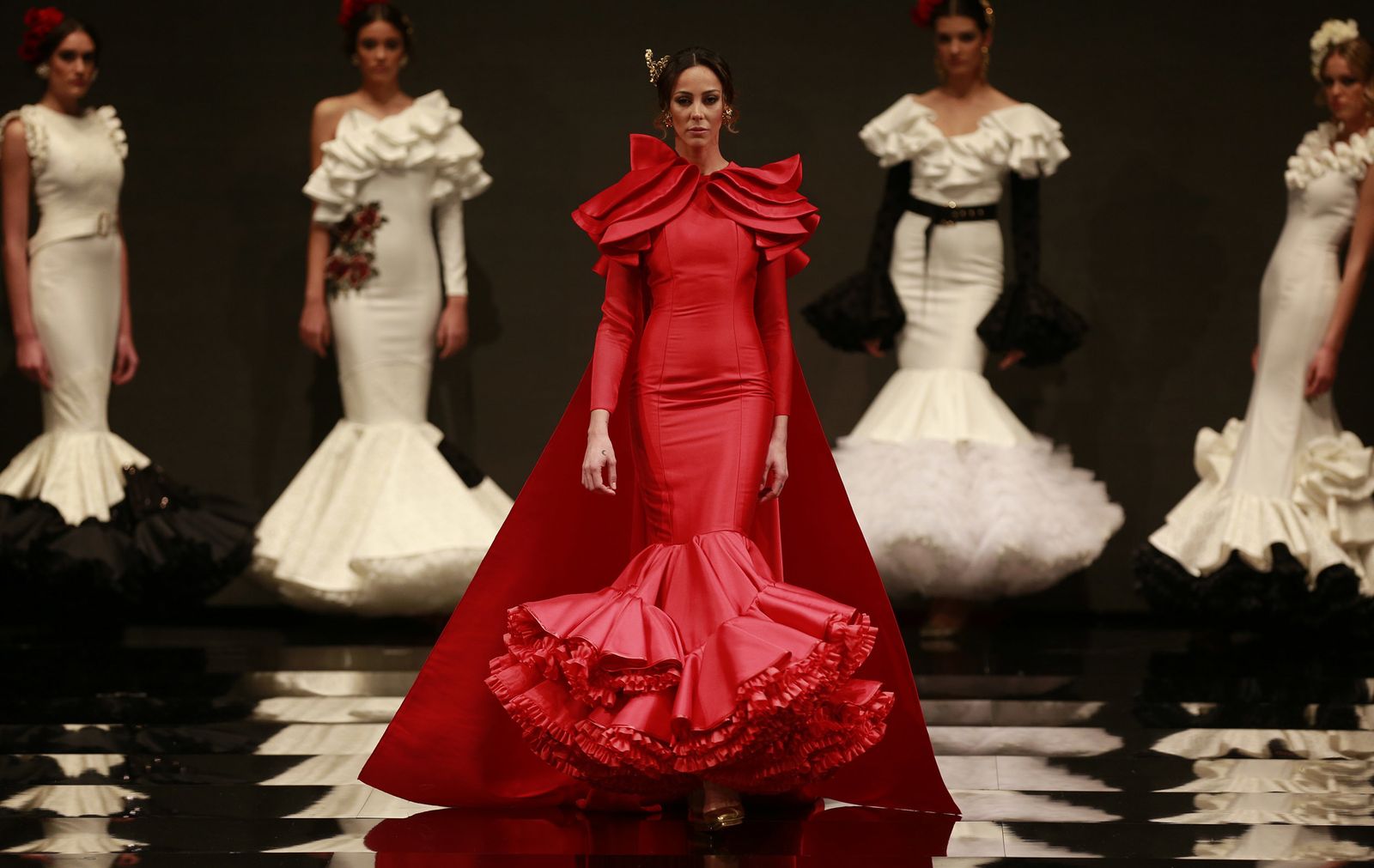 Desfile de Ernesto Sillero.