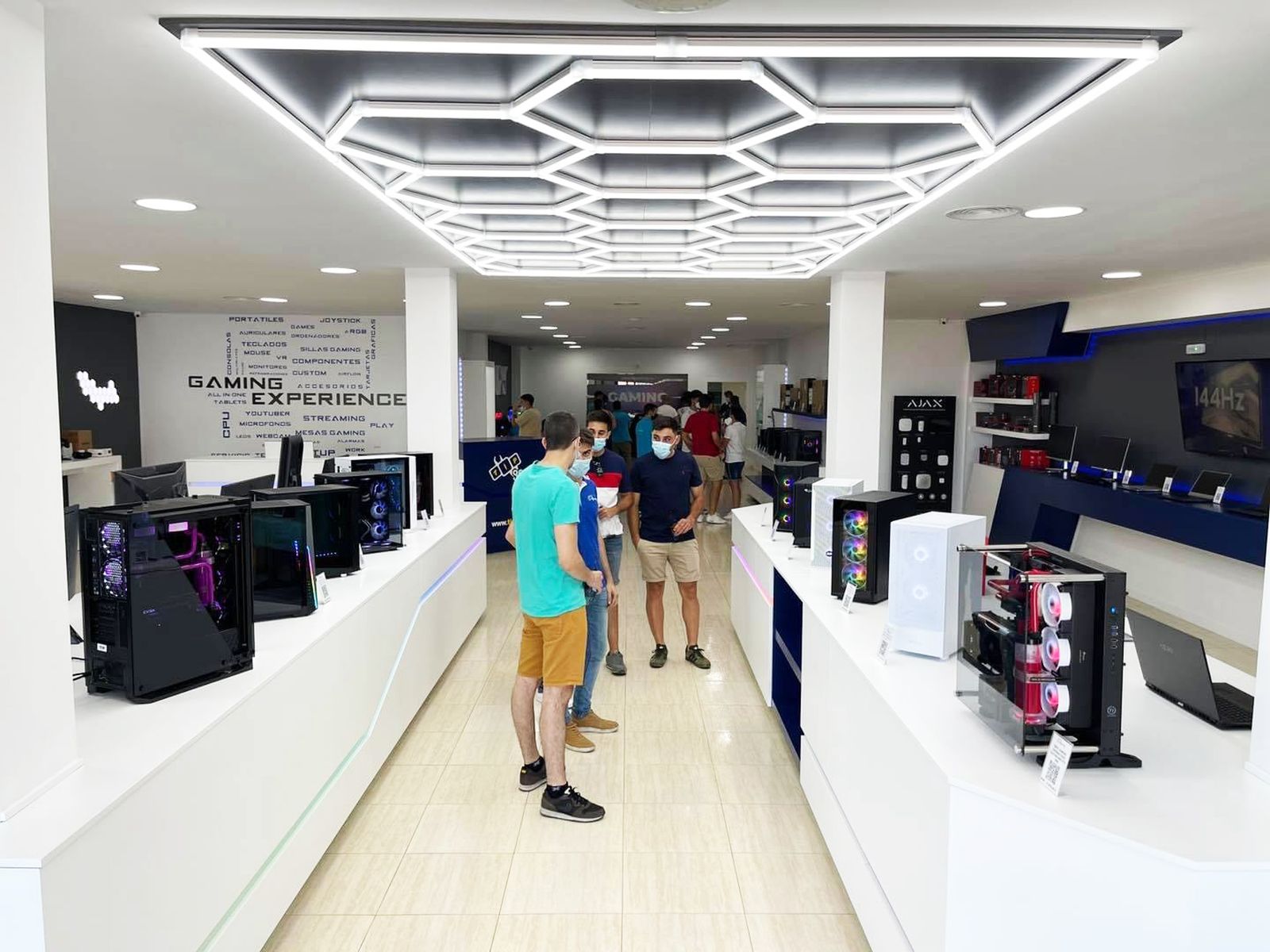 Tienda física de Tip Gaming