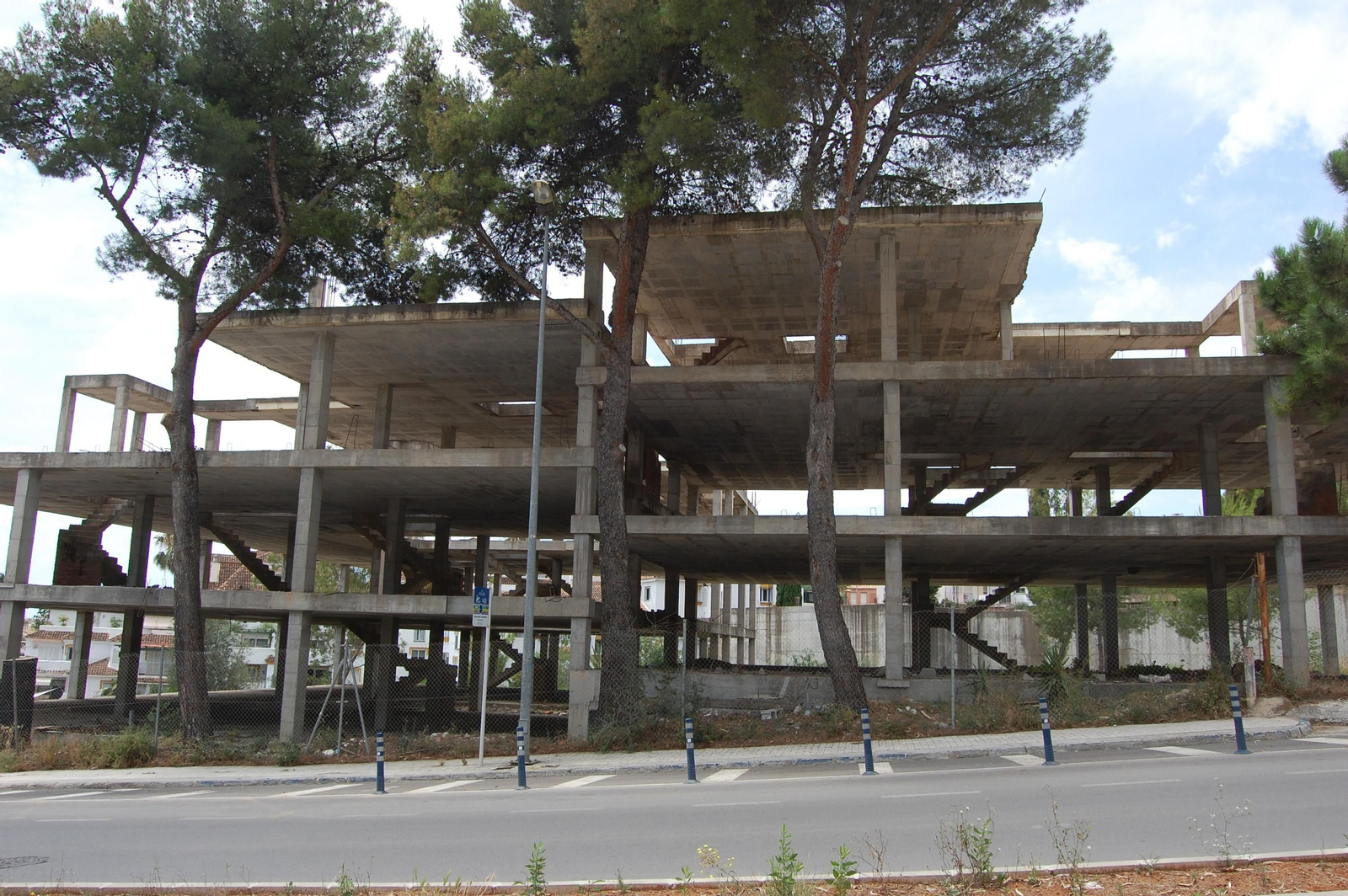 Uno de los esqueletos de hormigón del proyecto urbanístico.