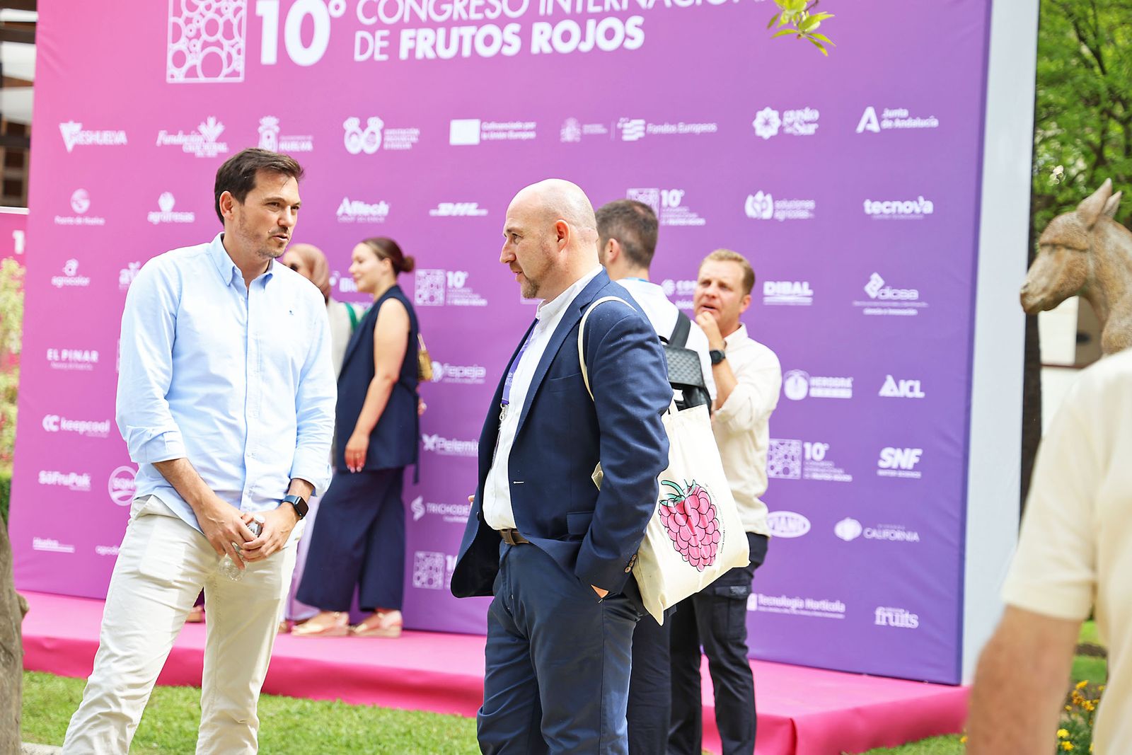 Imágenes del ambiente en el X Congreso de Frutos Rojos de Huelva