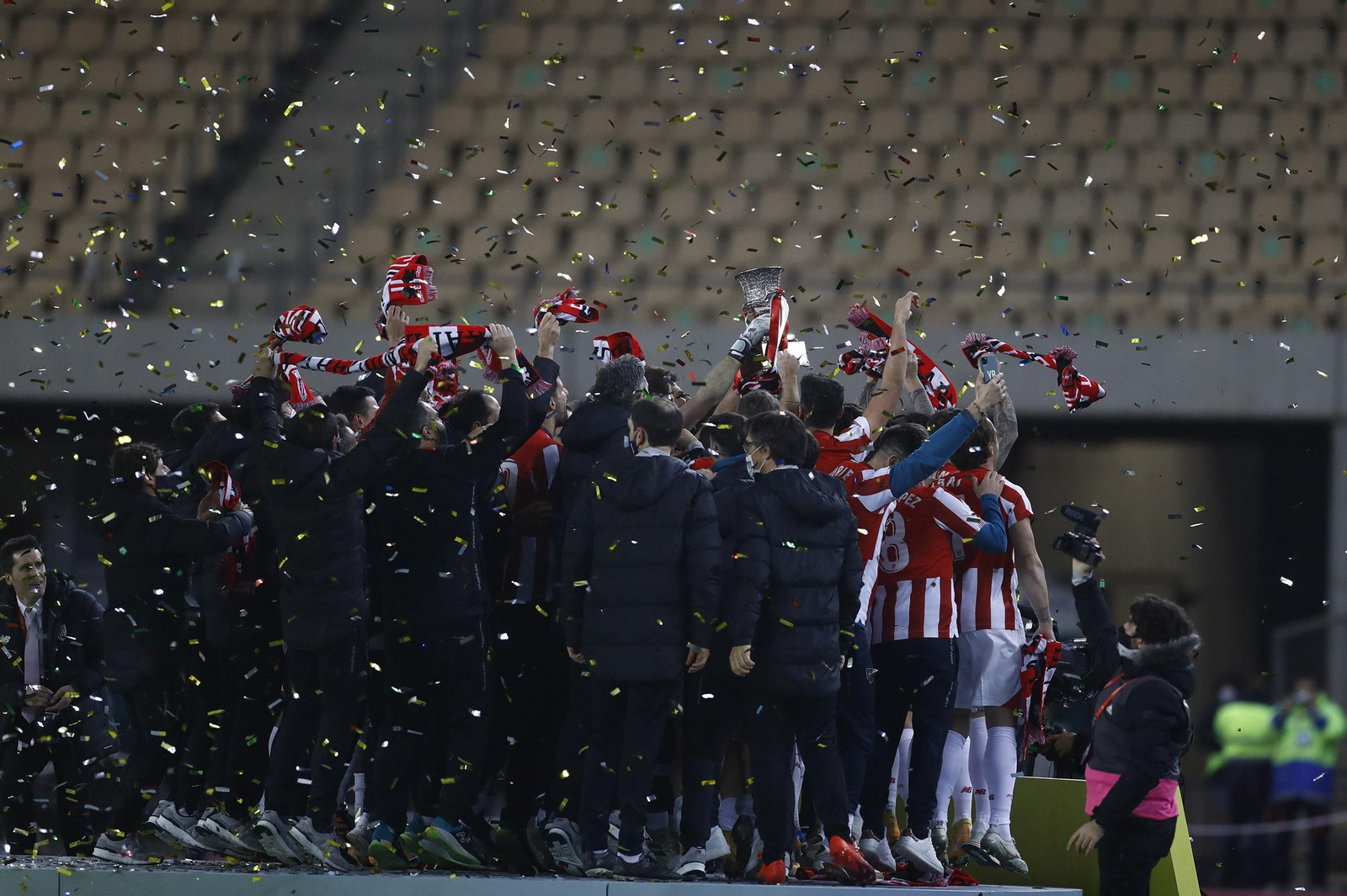 Las imágenes de la final de la Supercopa en Sevilla