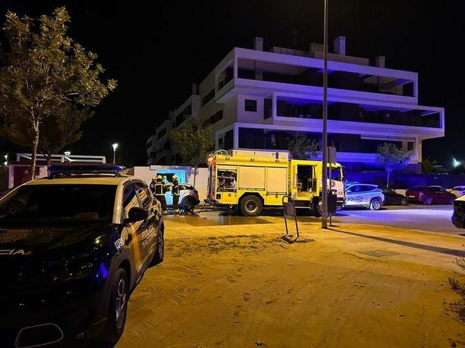 Los bomberos, en el incendio registrado en San José Obrero Los bomberos, en el incendio registrado en San José Obrero