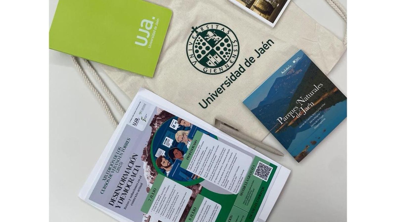 Material repartido en el curso.