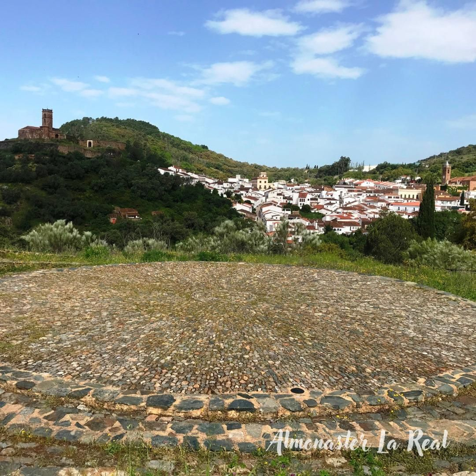 Uno de los pueblos más bonitos y visitados de España está en Huelva: "Una pequeña joya serrana" 463461581_1288959985880906_1736540295910307725_n.jpg