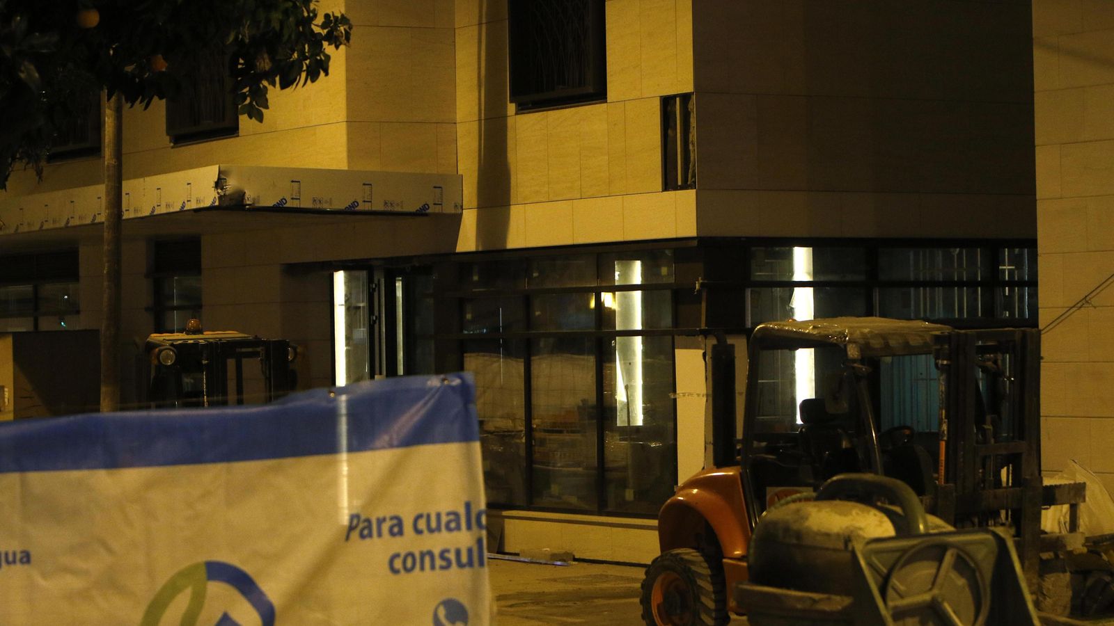 La fachada del nuevo hotel de la Plaza de la Magdalena donde debería estar la placa de Martínez Montañés.