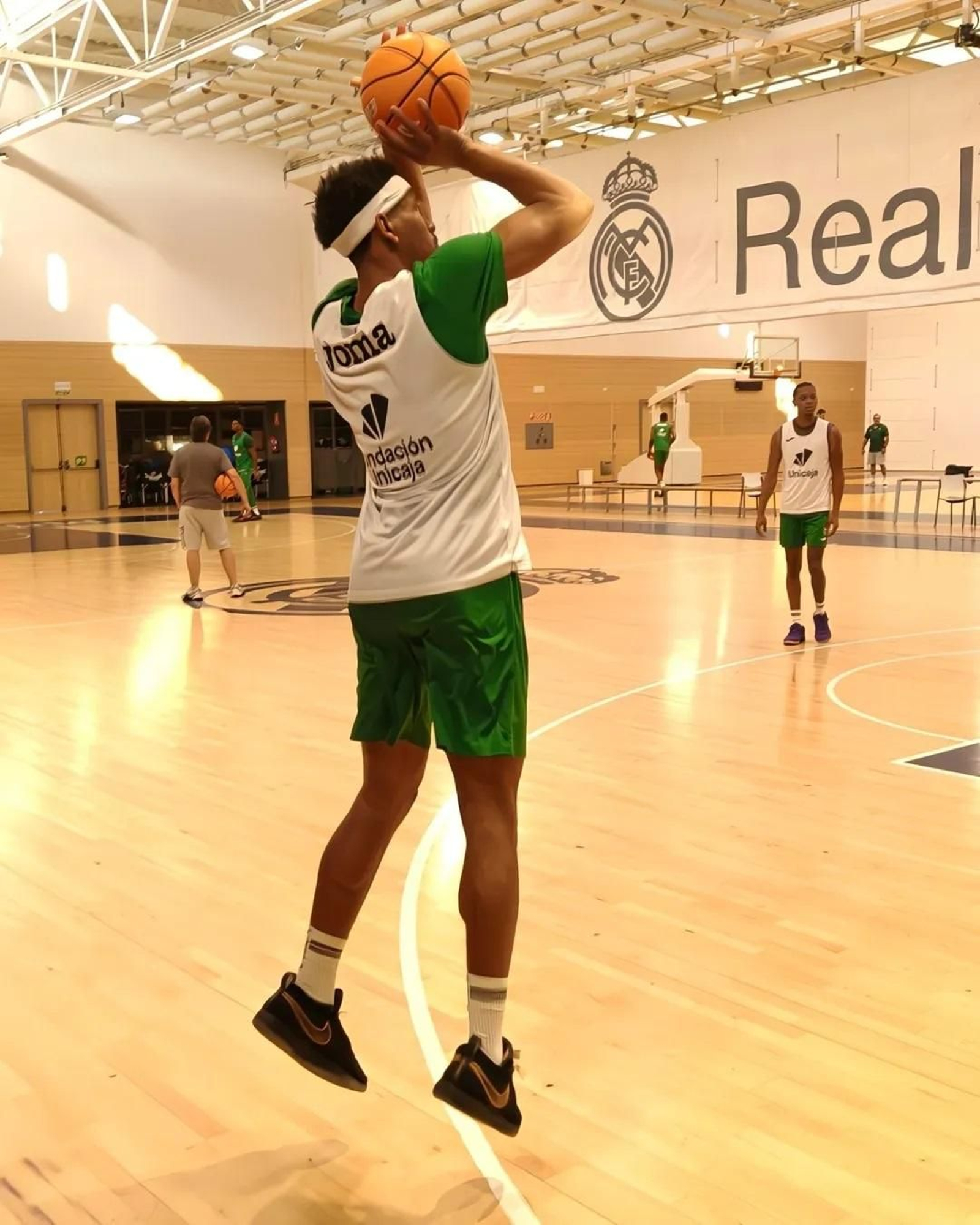 El Unicaja prepara en Valdebebas el segundo partido