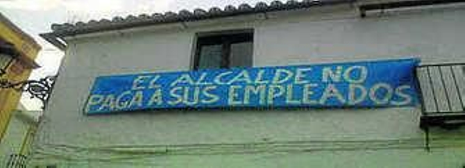 Seis ayuntamientos sevillanos siguen acumulando retraso de nóminas