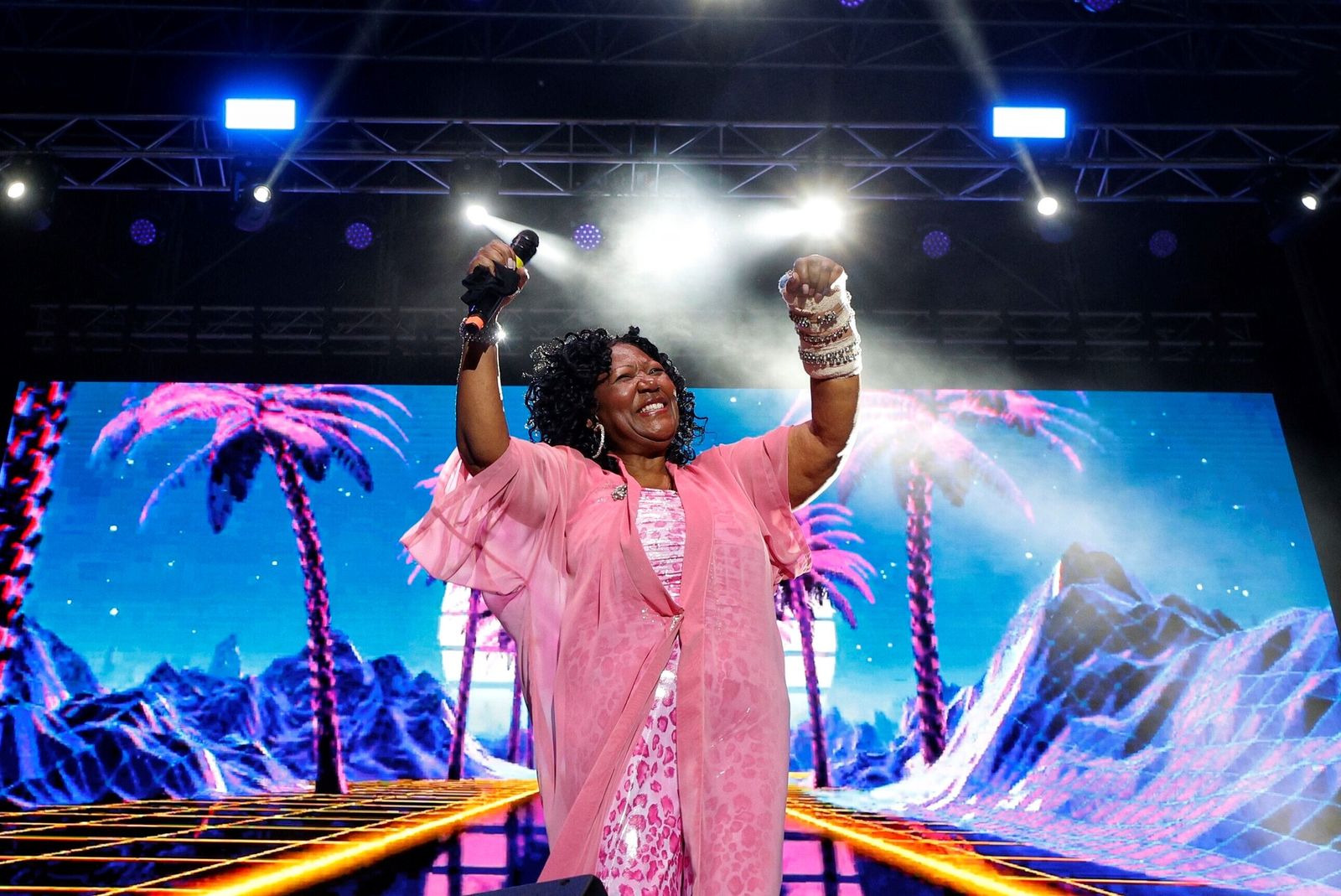 Búscate en el concierto  "80's leyends" en Bahía Sound.