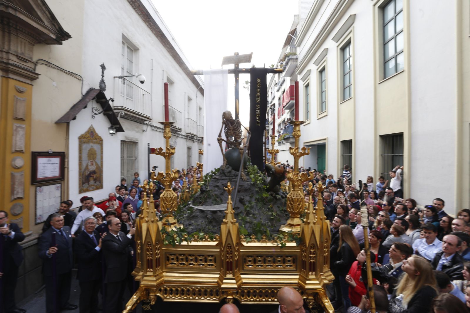 Imagen de la famosa 'Canina' del Santo Entierro de Sevilla.