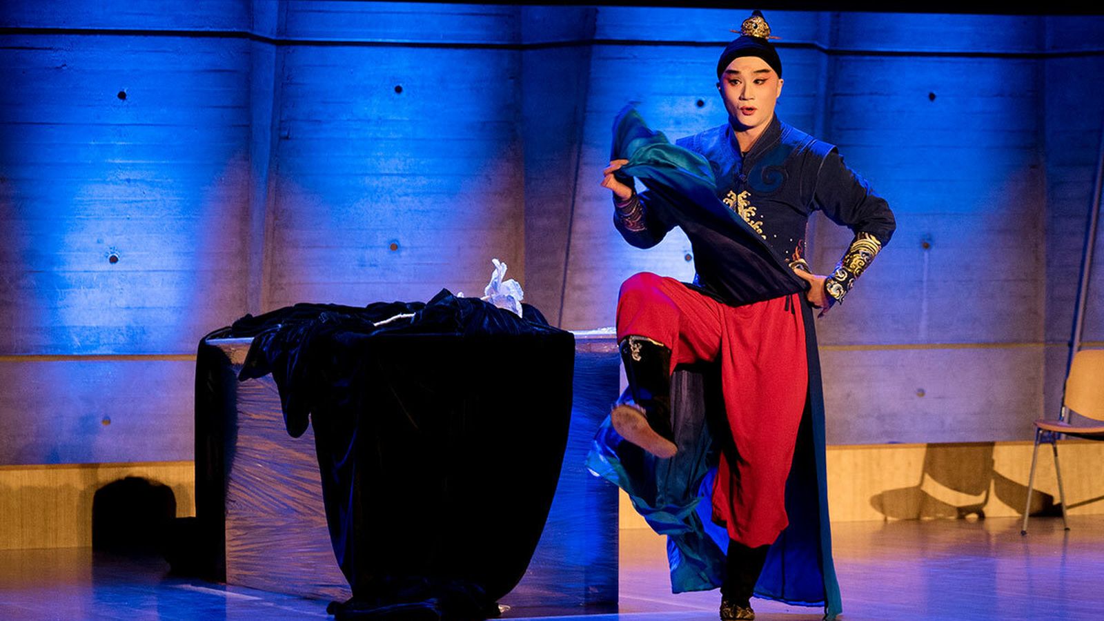 Actuación del Día del Teatro 2017 en París.