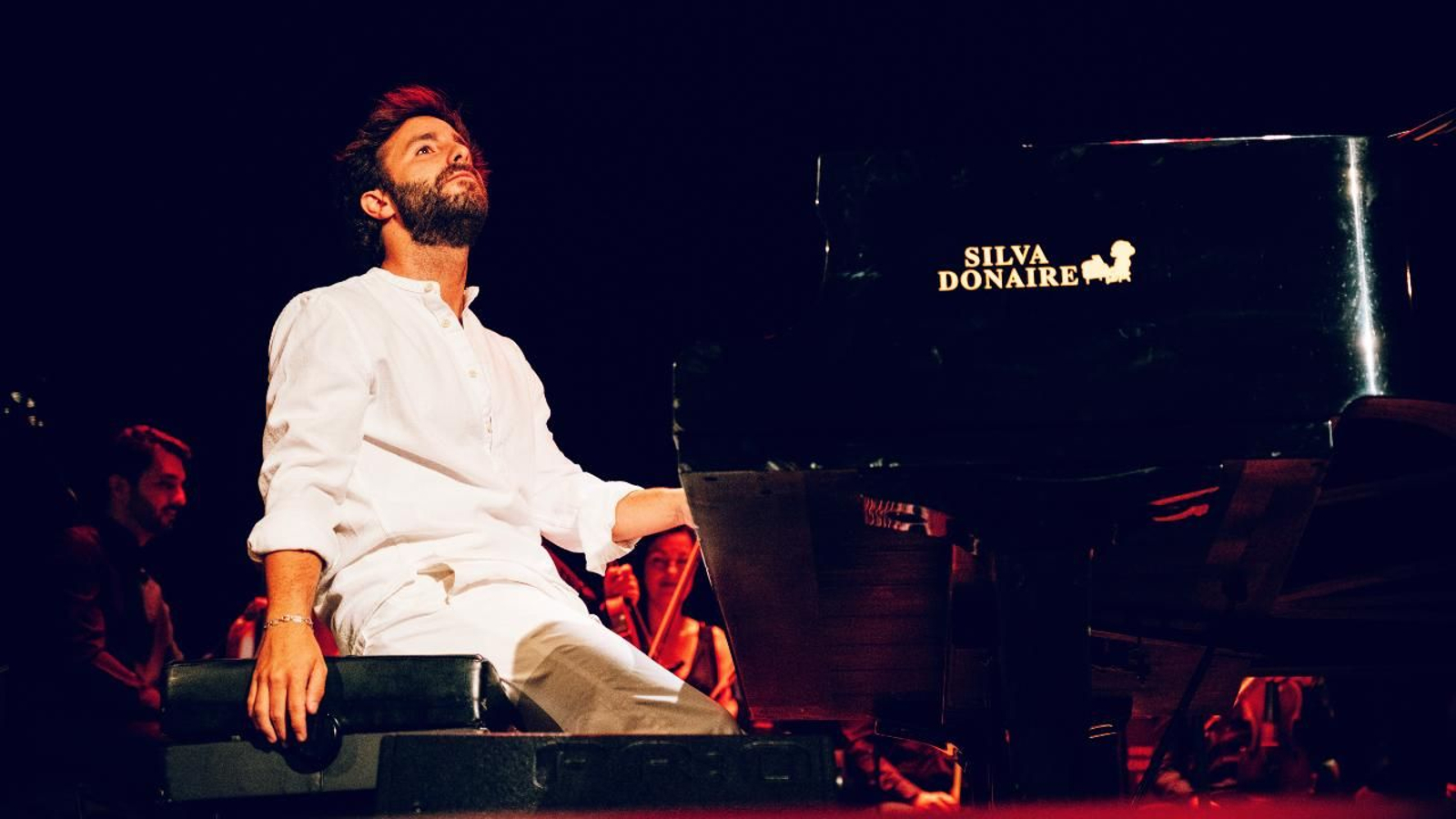 Chico Pérez, al piano, durante uno de sus conciertos: para el de este jueves en Jaén ya ha agotado entradas.