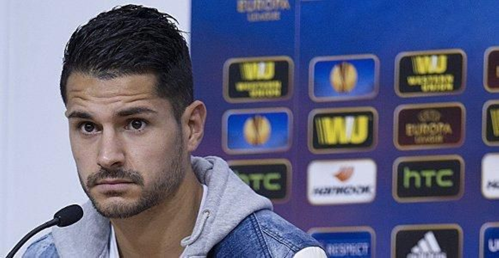 El Sevilla renueva a uno de sus valores, Vitolo