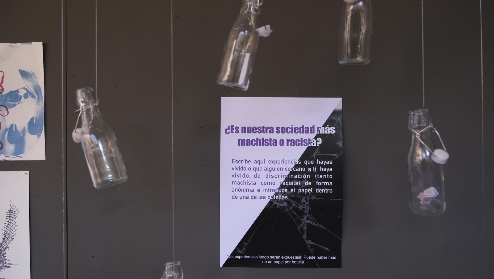 ¿Eres + machista o + racista?, exposición en la Escuela de Artes de Almería, en imágenes