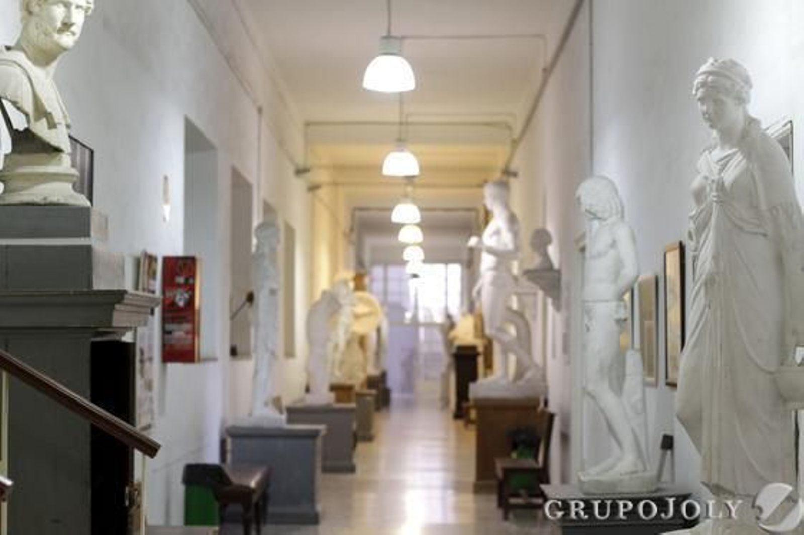 La Escuela de Artes y Oficios deja atrás su sede en el callejón del Tinte y se traslada a la Casa de las Artes. 

Foto: Lourdes de Vicente