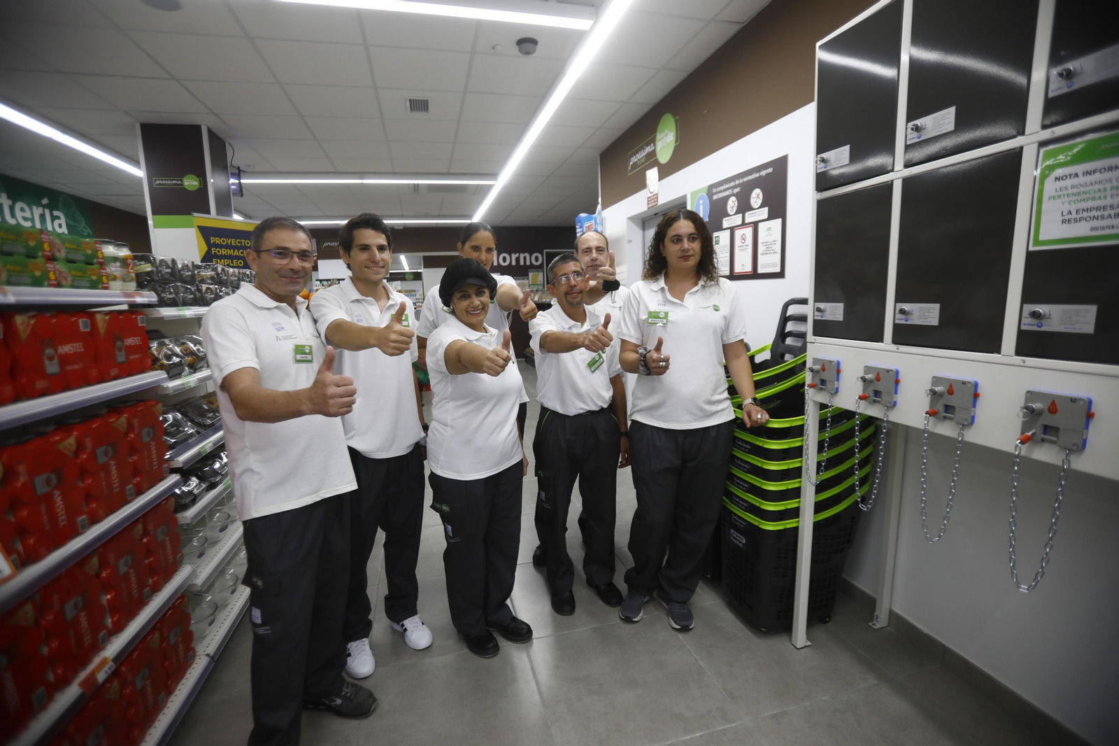 Las imágenes de la apertura del primer supermercado de Andalucía estionado por personas con discapacidad