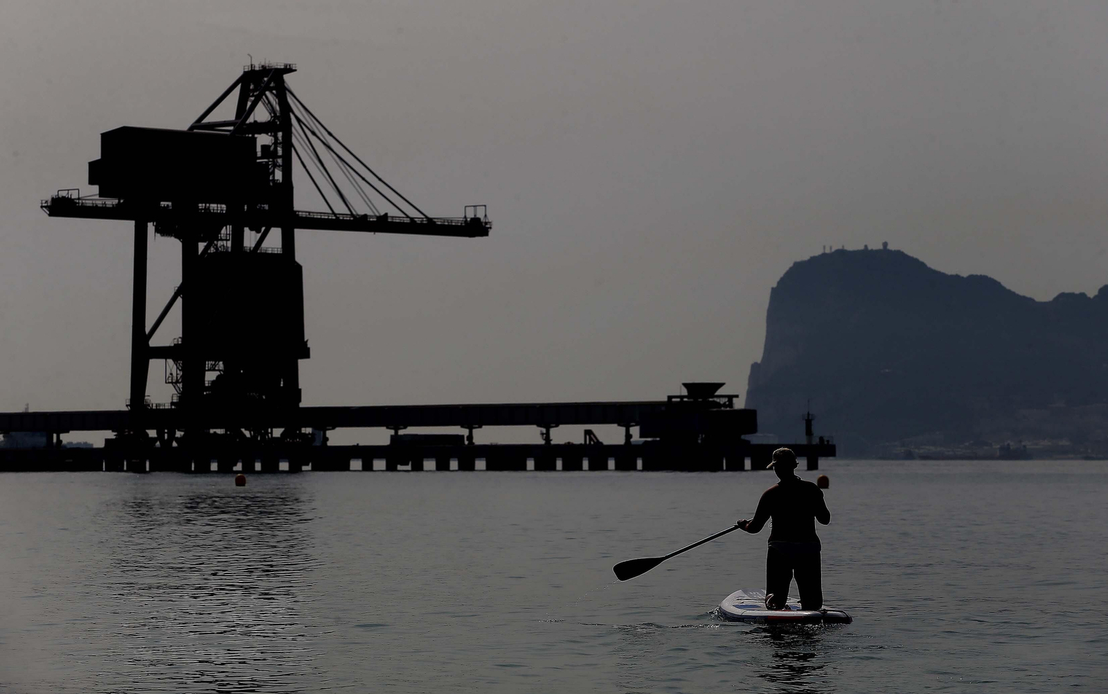Fotos de la primera jornada de la XI Semana Mágica de la Asociación de amigos unidos Por una Sonrisa en la playa de Palmones