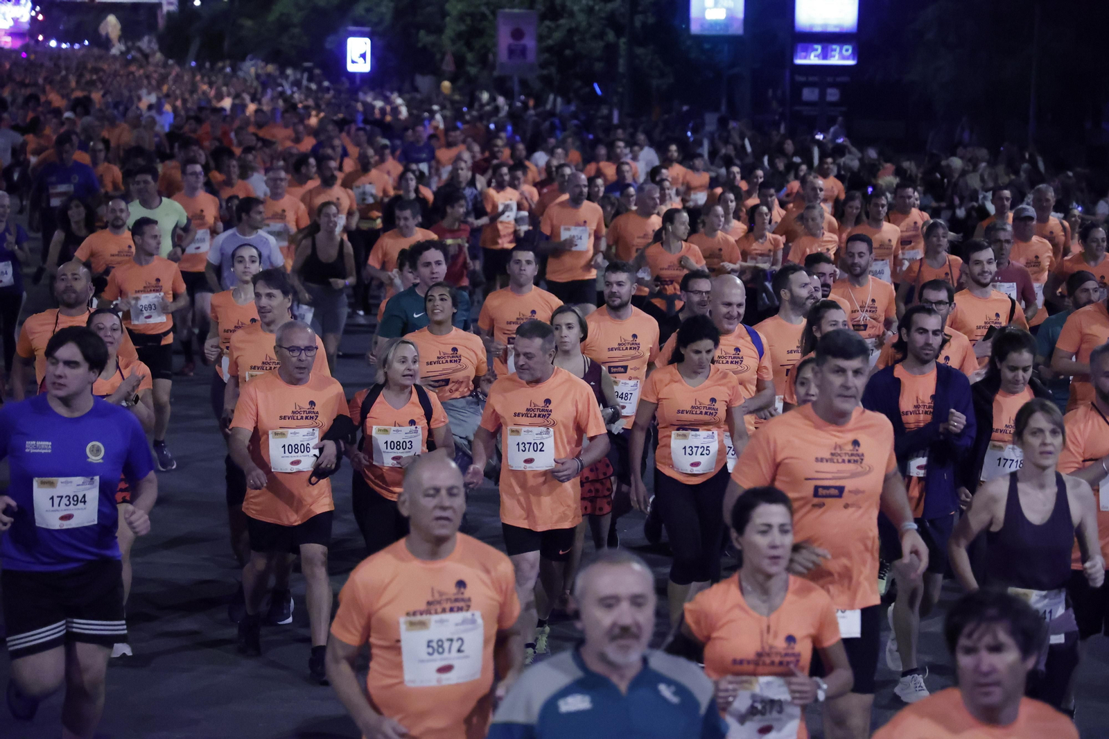 Búscate en la Carrera Nocturna de Sevilla (3)
