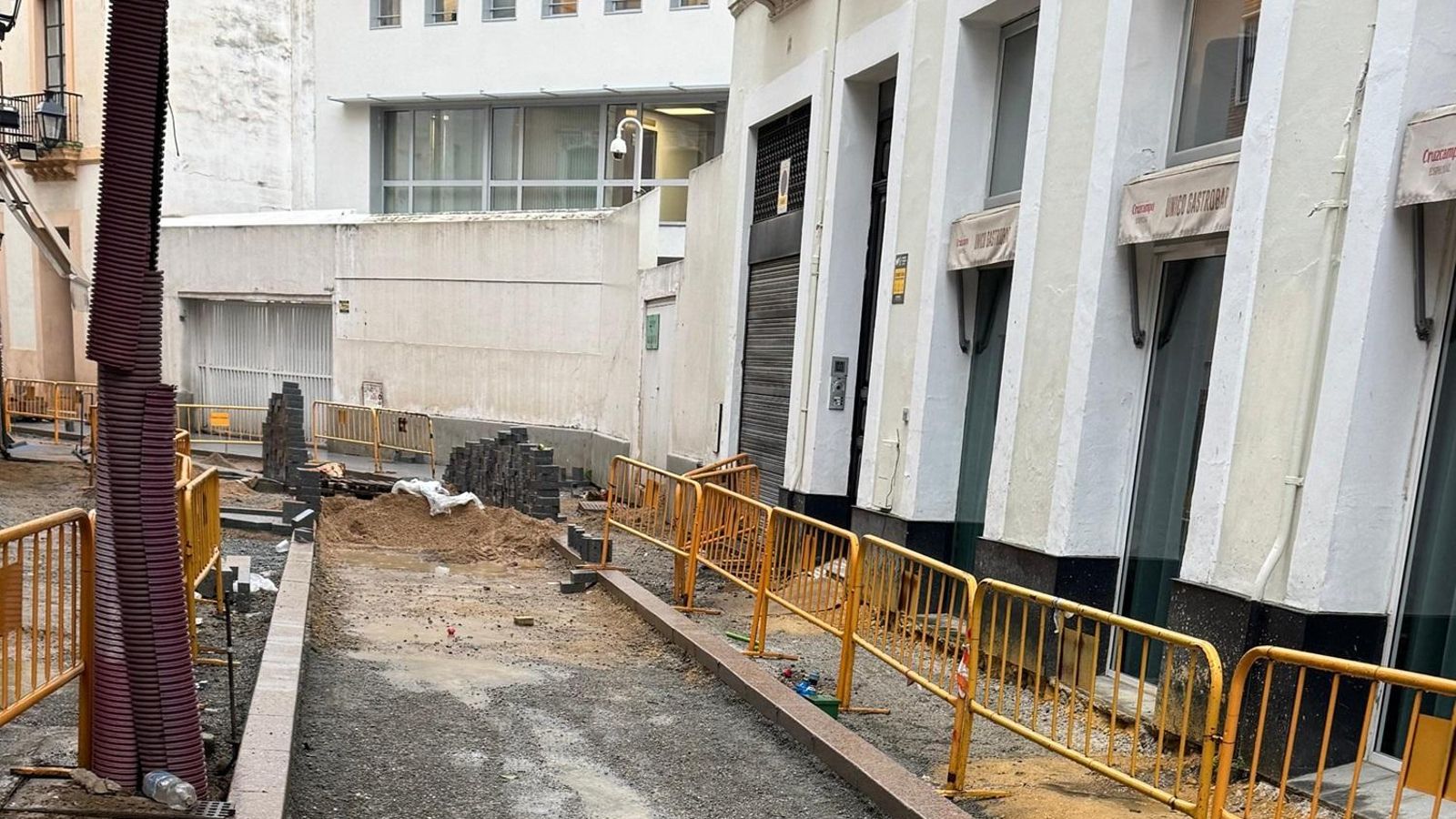 Los nuevos bordillos de la Calle Zaragoza.