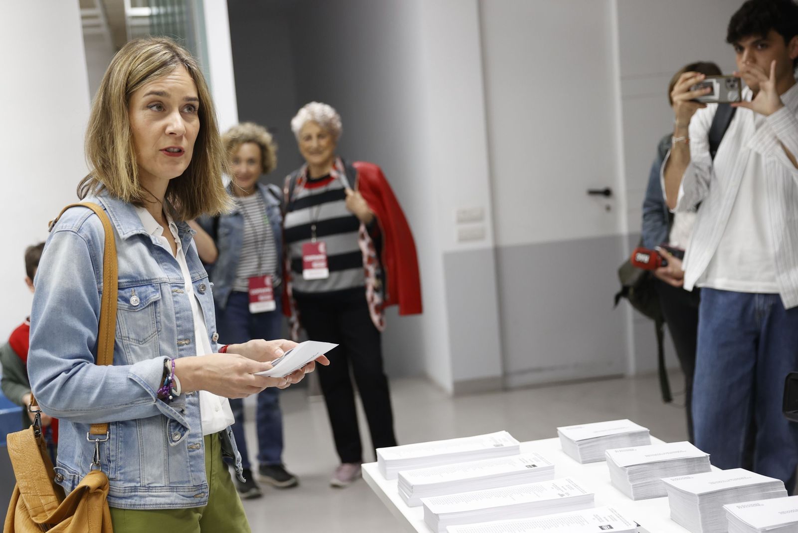 Las fotos de la jornada electoral en Cataluña