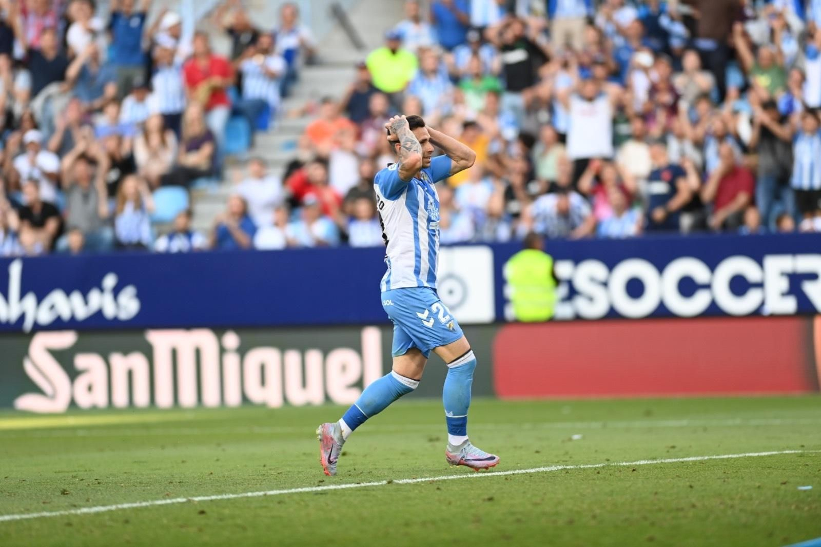 Rubén Castro lamentándose de una ocasión fallida.