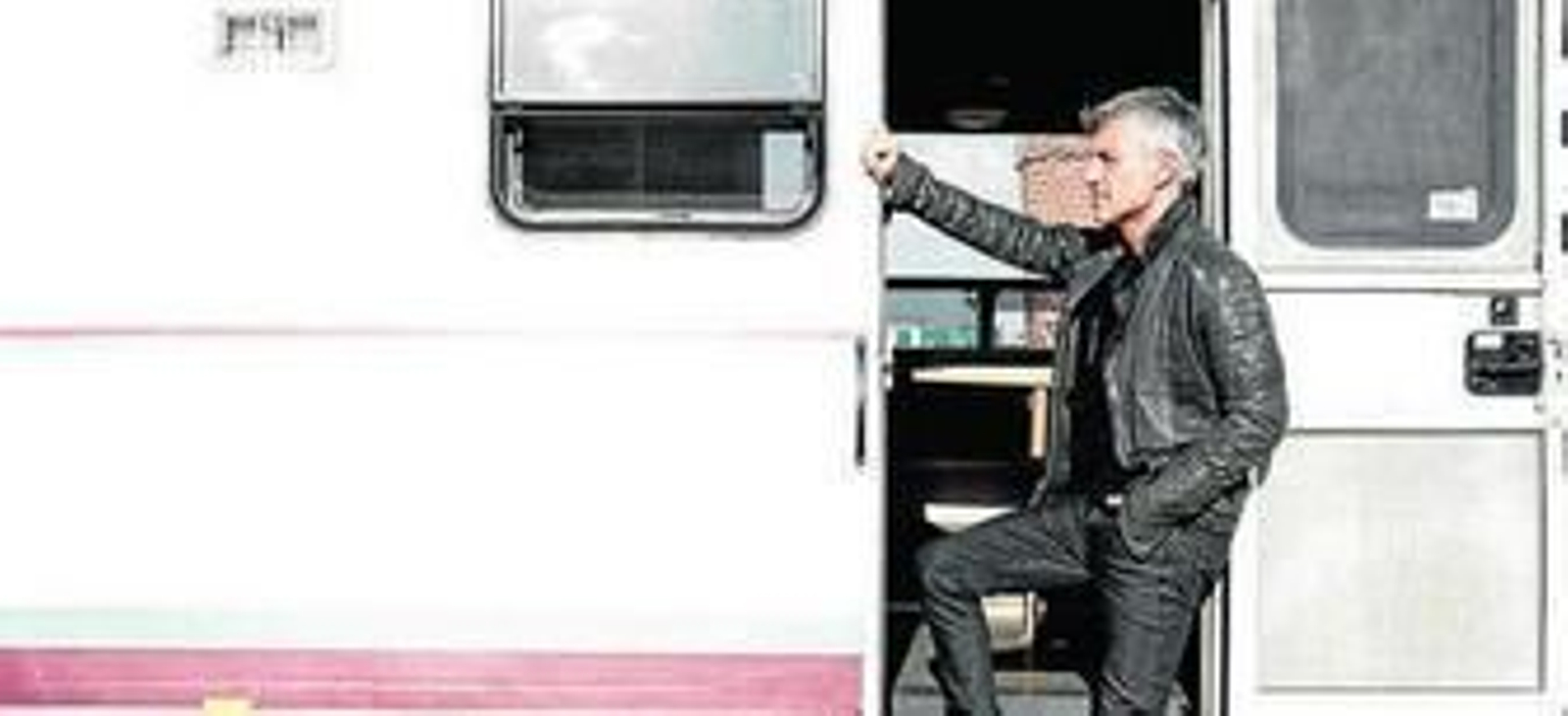 El cantante regresa a Sevilla con su gira 'Cadore 33'.