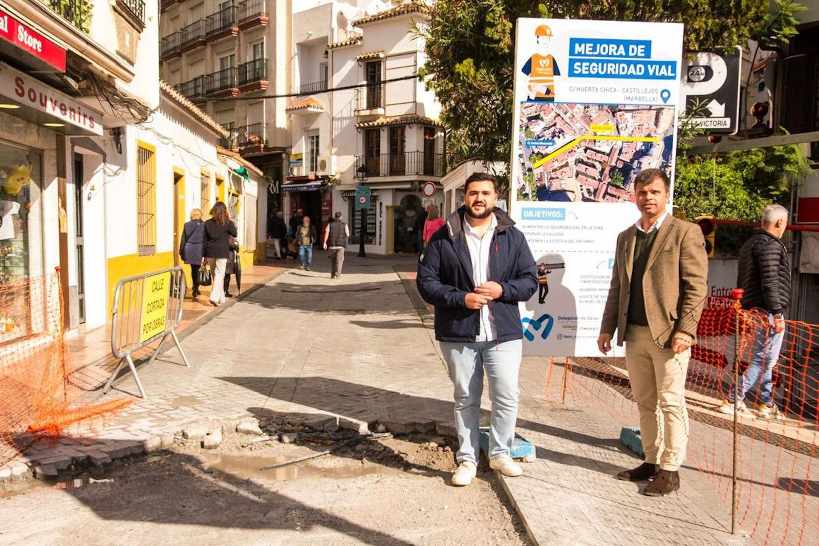 Los concejales Alejandro González (i.) y Diego López.